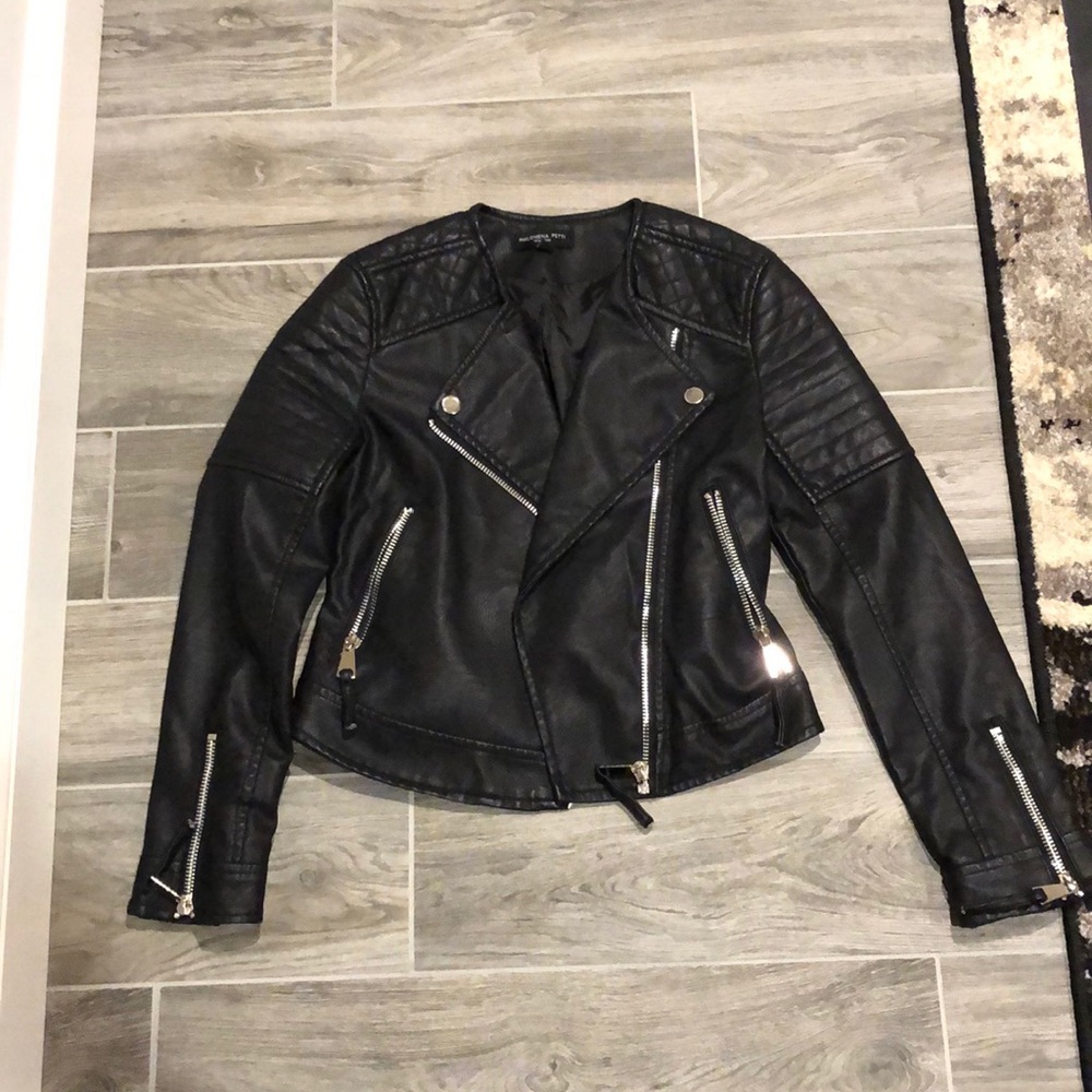 Faux leather black jacket woman’s small